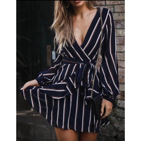 Dresses & Skirts - SURPLICE MINI DRESS
